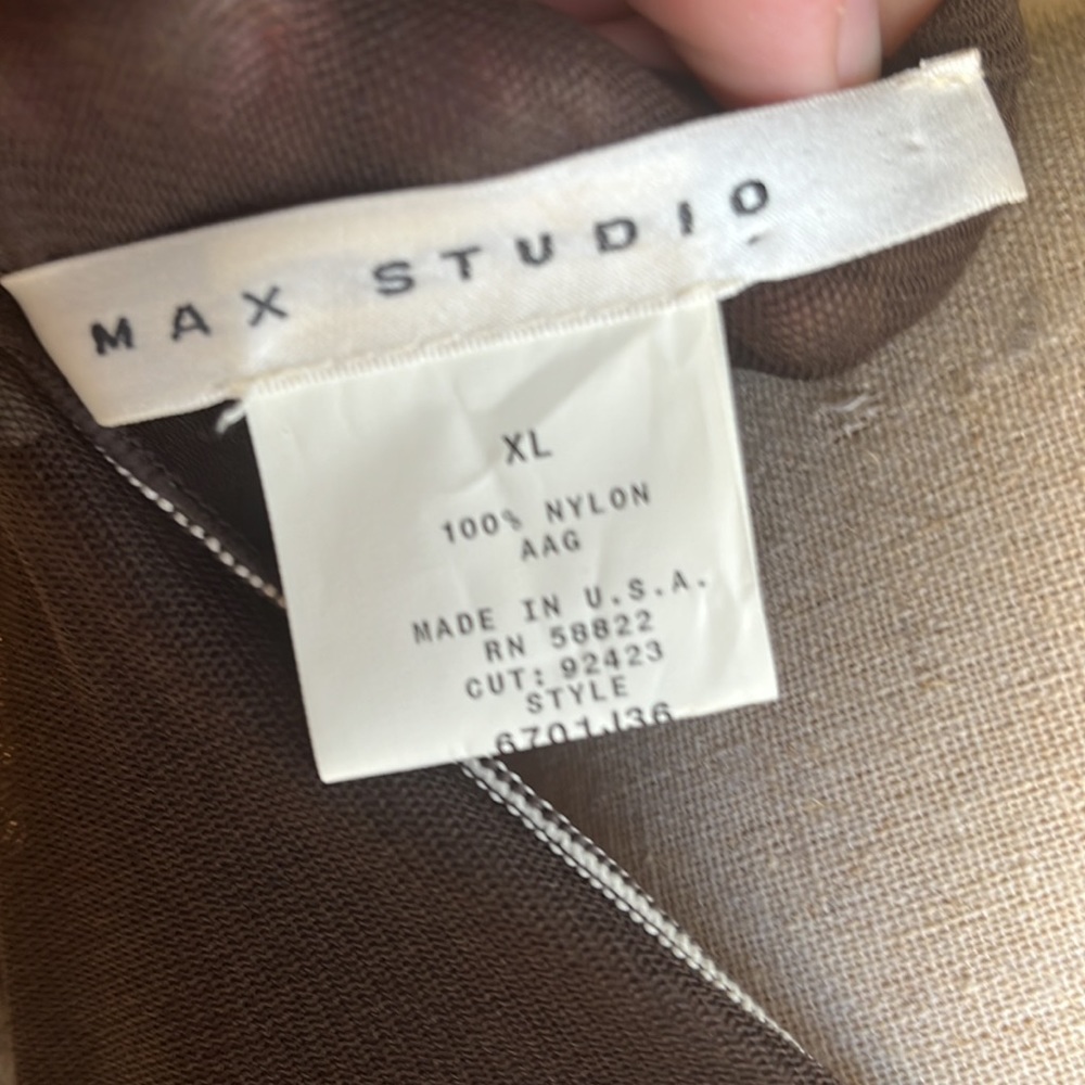Max Studio tank - Picture 3 of 3